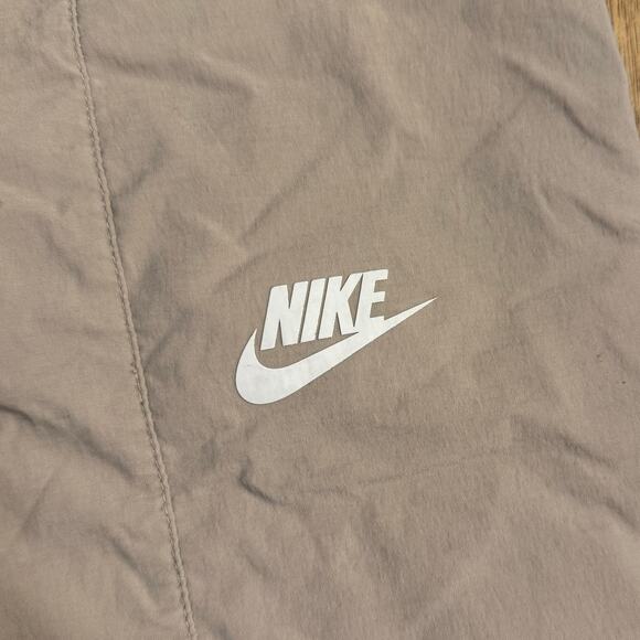 Nike Sportswear Modern Essentials Men’s Gym Short Beige Nylon Pockets Size Small - Picture 3 of 9